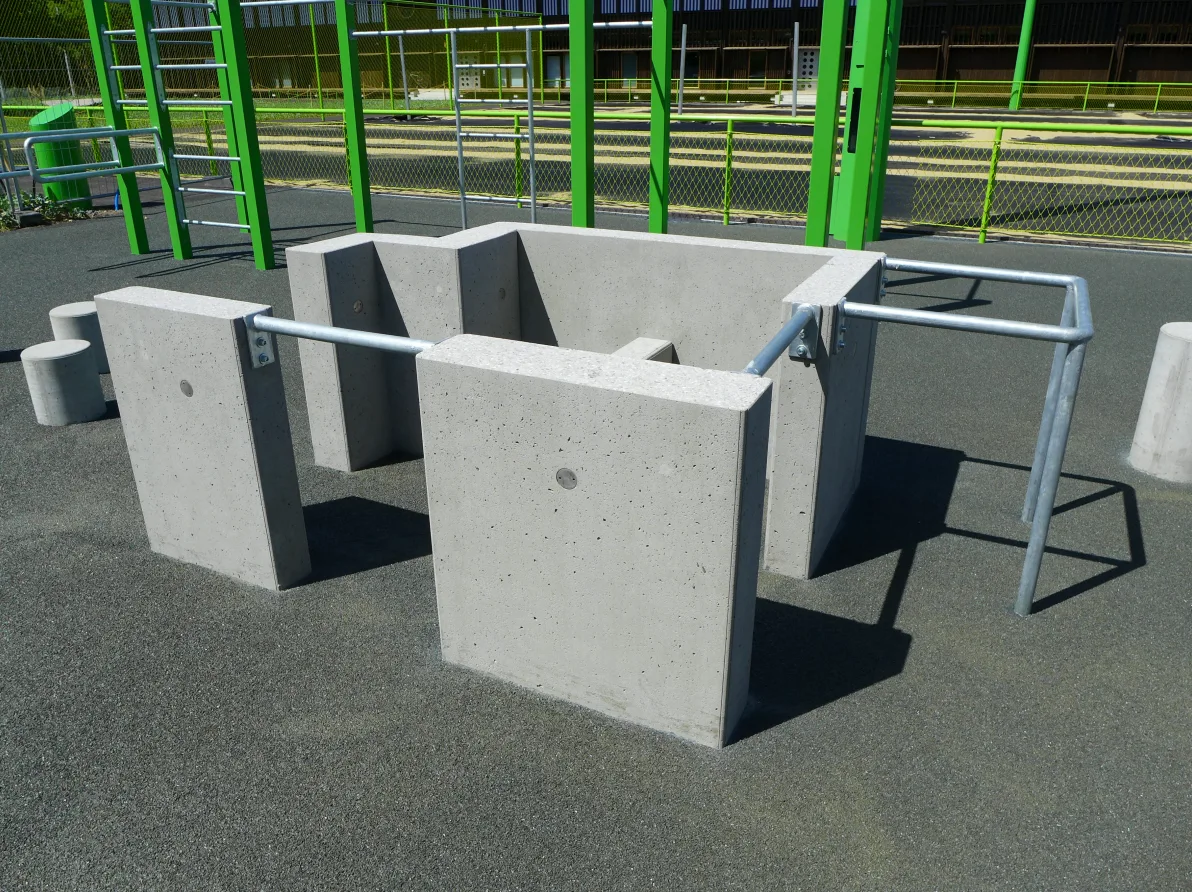 Stangen- und Betonkombination der Parkour-Anlage Dübendorf